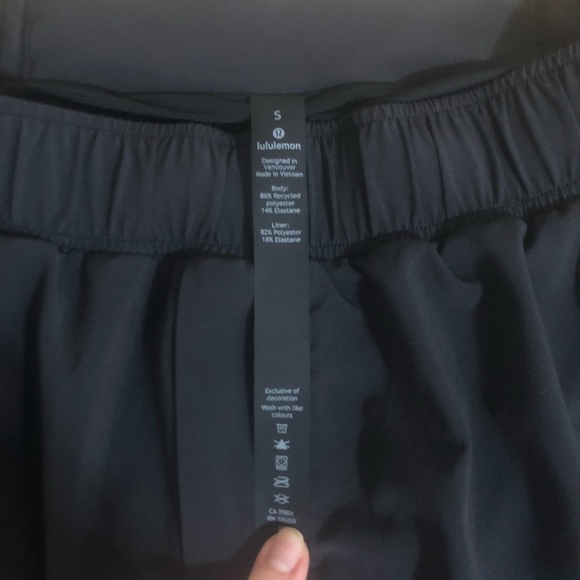 SOLD- Men's Surge Short 6" w/ liner - Picture 2 of 3